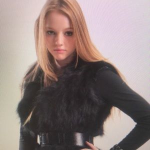 Meet your Posher, Ella